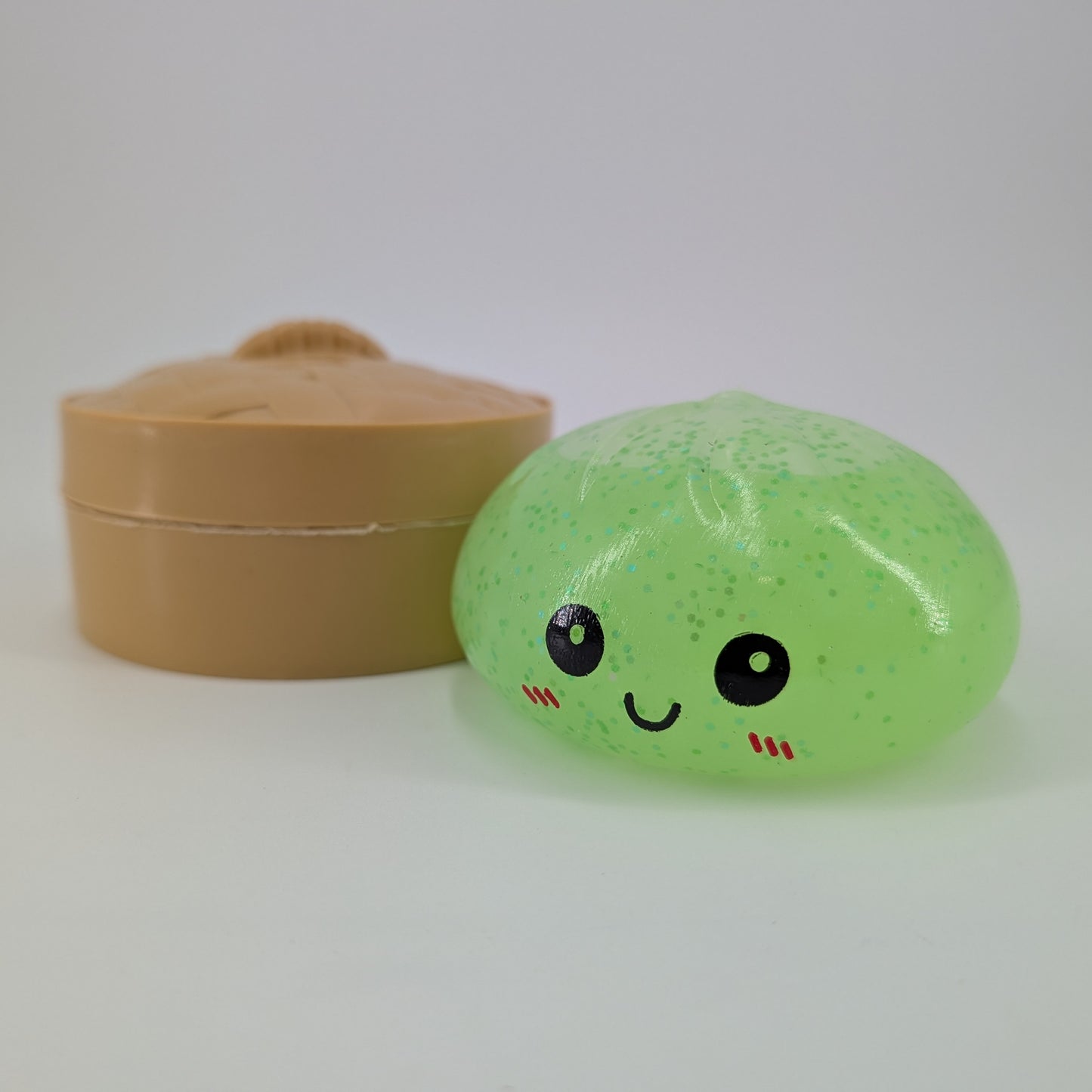 Mystery Squeeze Bun Glow In The Dark 10cm