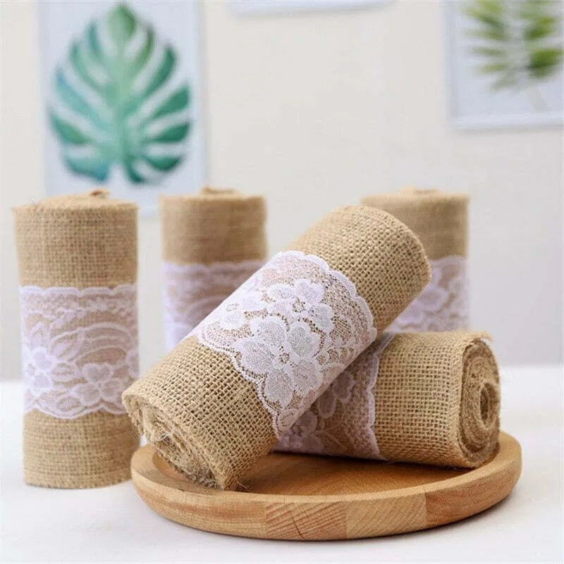 Linen Roll With Lace