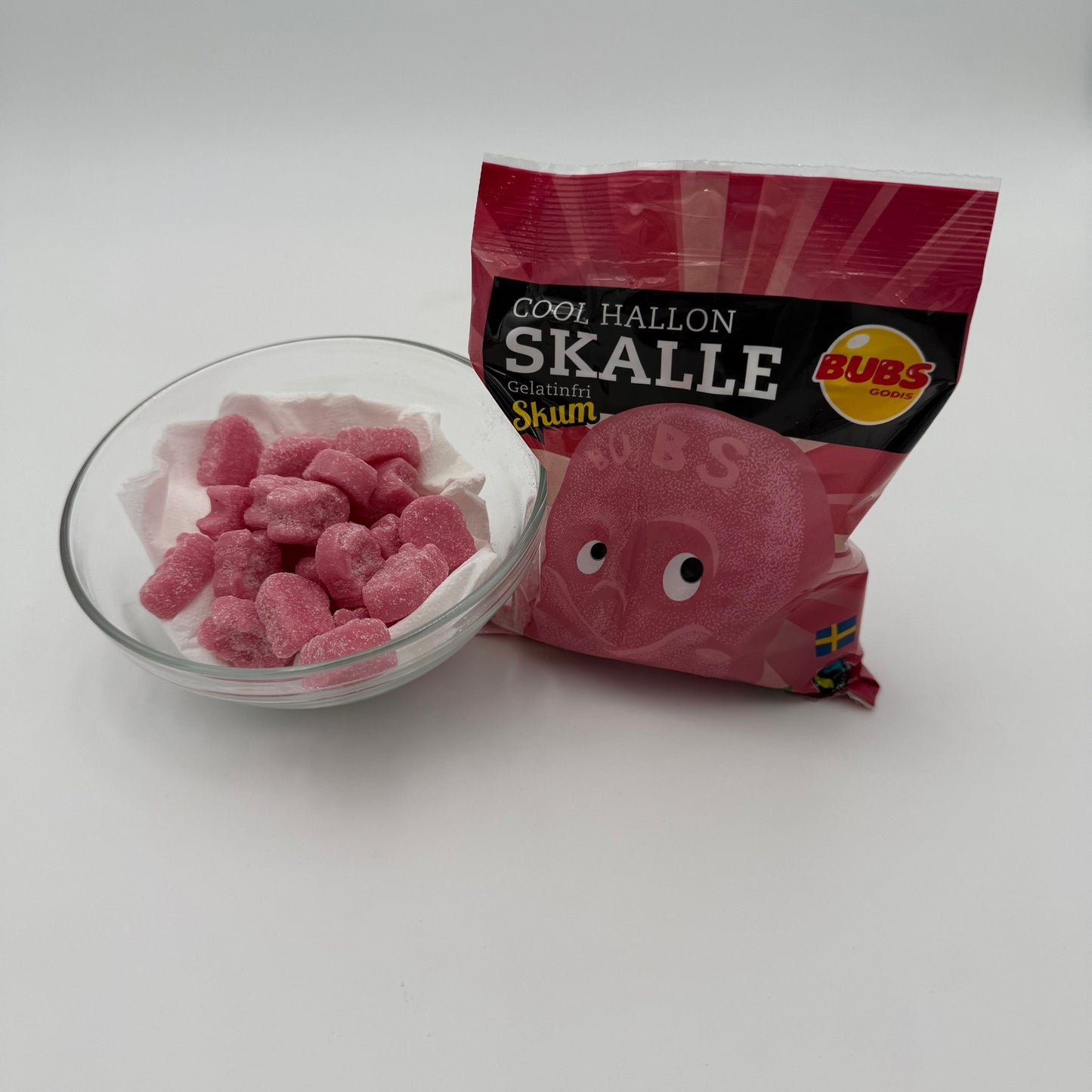 Swedish Candy - Bubs Cool Raspberry Foam Skulls 90g image 0
