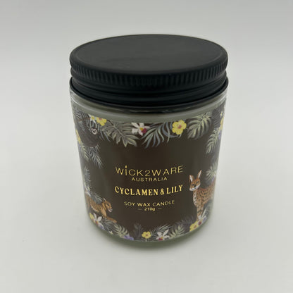 Scented Soy Wax Candle 210g - Cyclamen & Lily